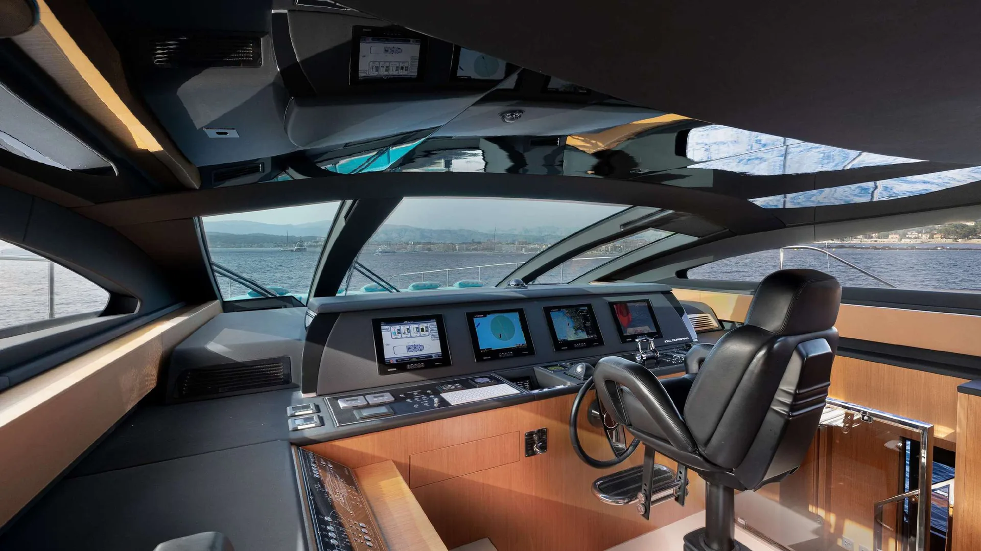Ariyas — photo 12 location yacht Saint-Tropez