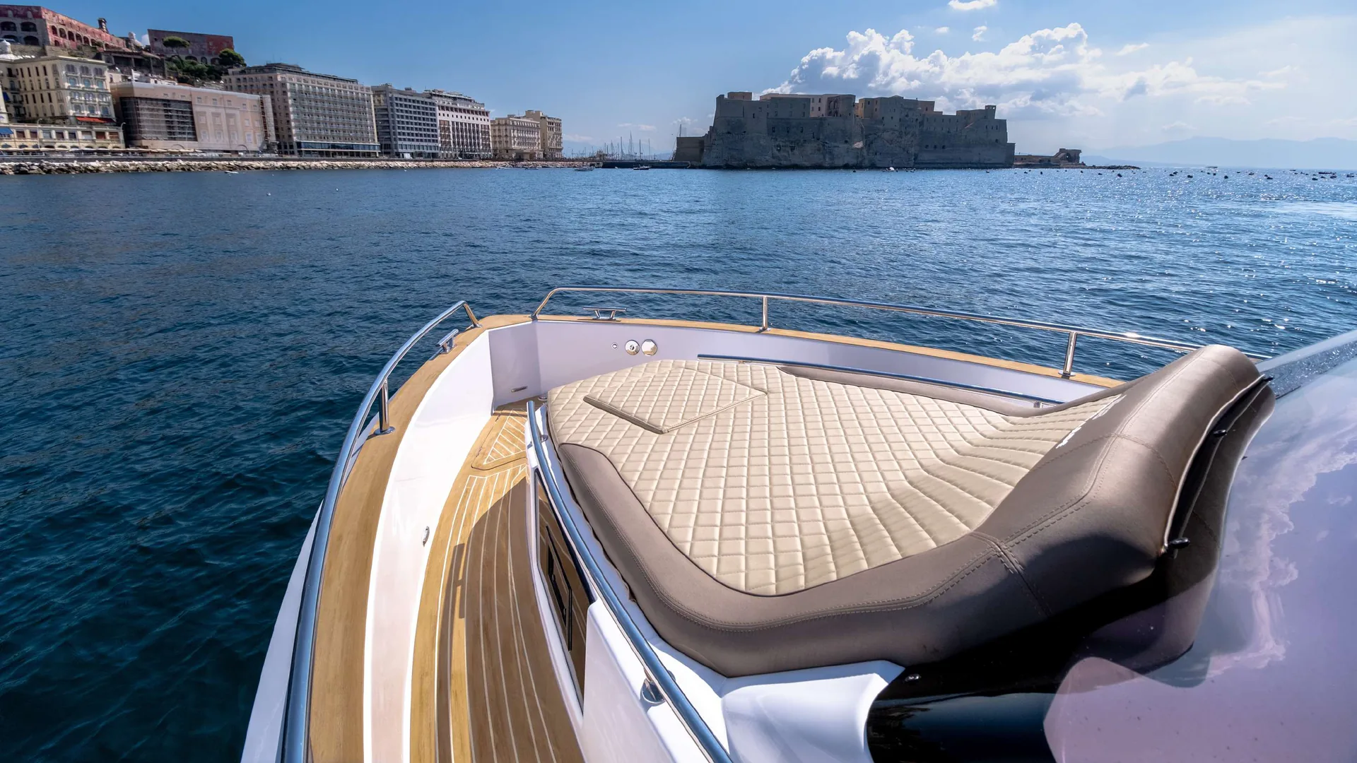 Avangarde 35 — photo 3 location yacht Saint-Tropez