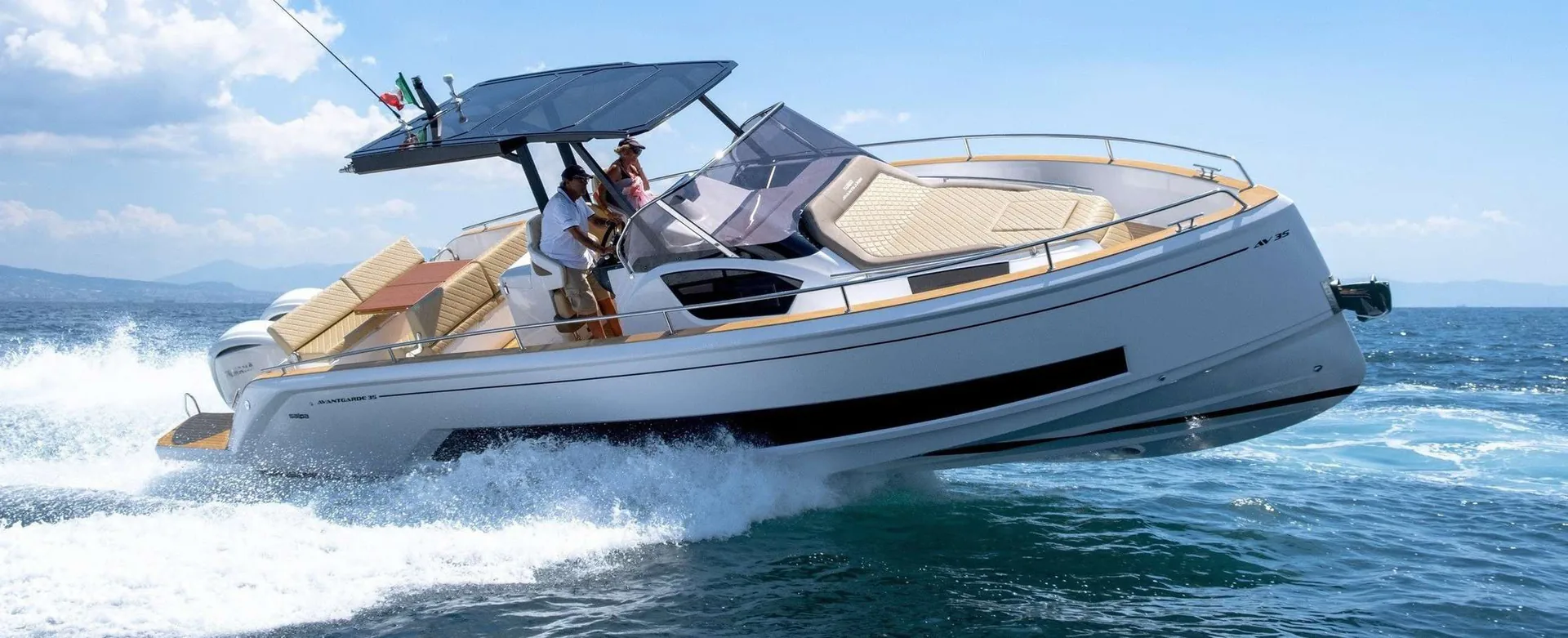 Avangarde 35 — location yacht Saint-Tropez