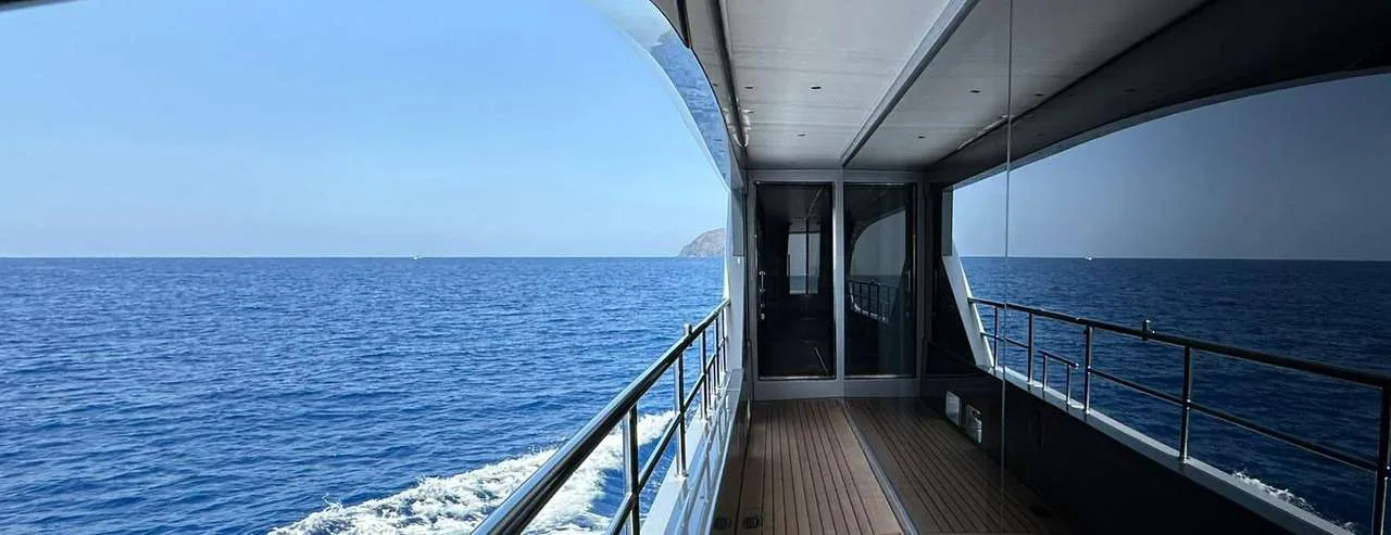 Cosmico — photo 8 location yacht Saint-Tropez