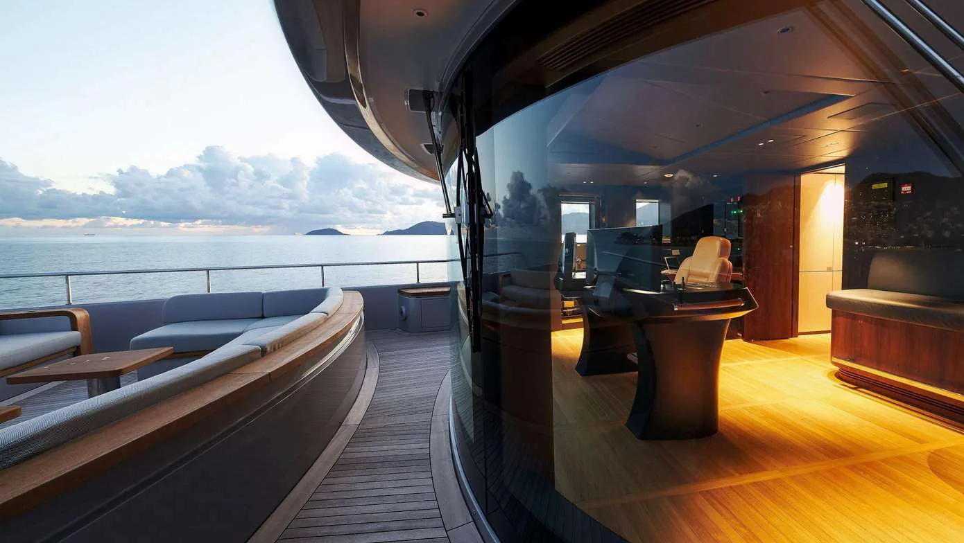 Cosmico — photo 11 location yacht Saint-Tropez