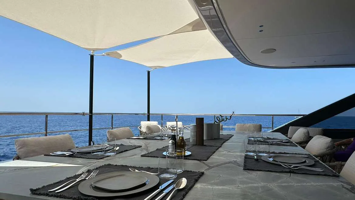 Cosmico — photo 15 location yacht Saint-Tropez