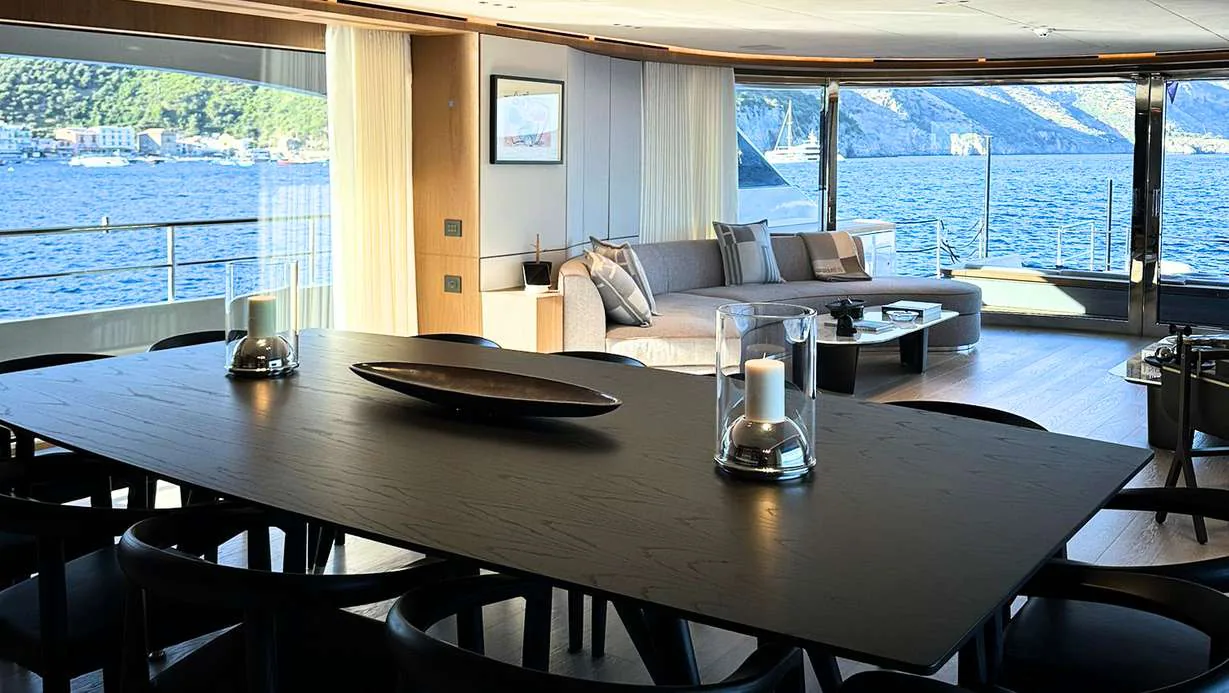 Cosmico — photo 21 location yacht Saint-Tropez