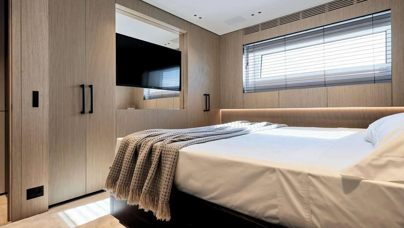 Cosmico — photo 37 location yacht Saint-Tropez