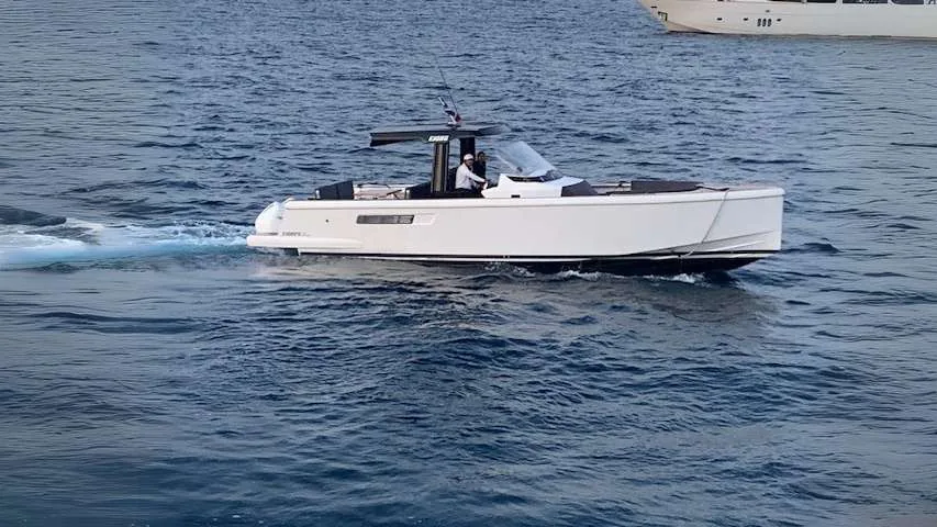 Cosmico — photo 44 location yacht Saint-Tropez