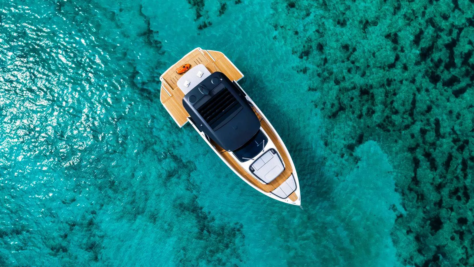 Cranchi A46 - photo 8 yacht charter Saint-Tropez
