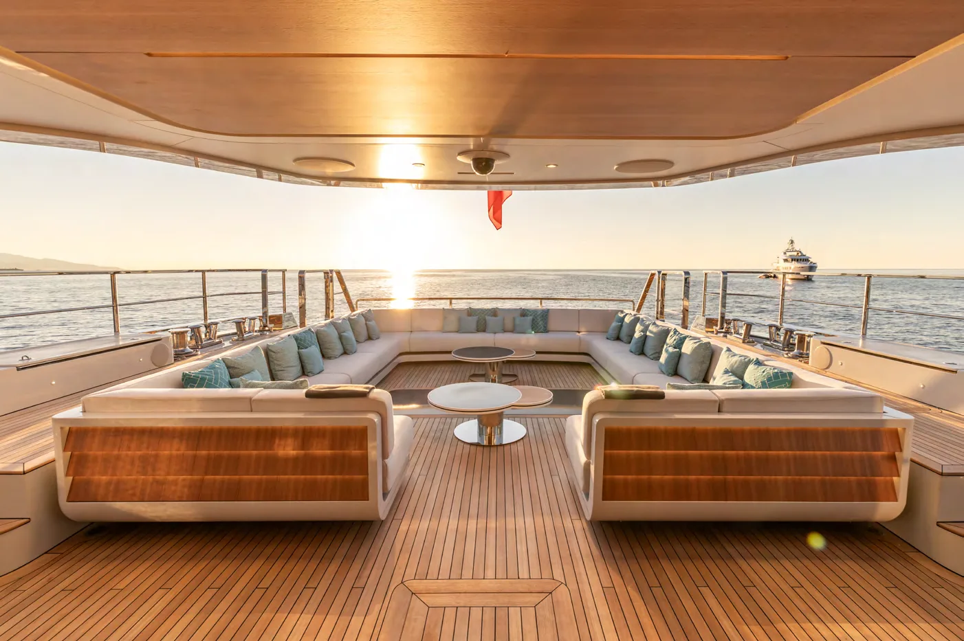 Felicita - photo 7 yacht charter Saint-Tropez