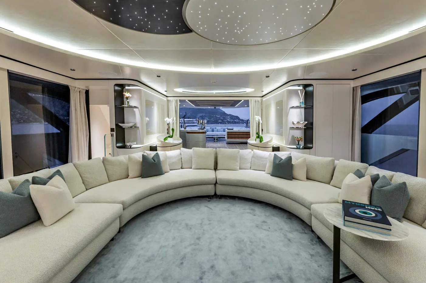 Felicita - photo 11 yacht charter Saint-Tropez