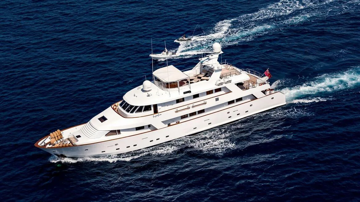 Jojo — photo 2 location yacht Saint-Tropez