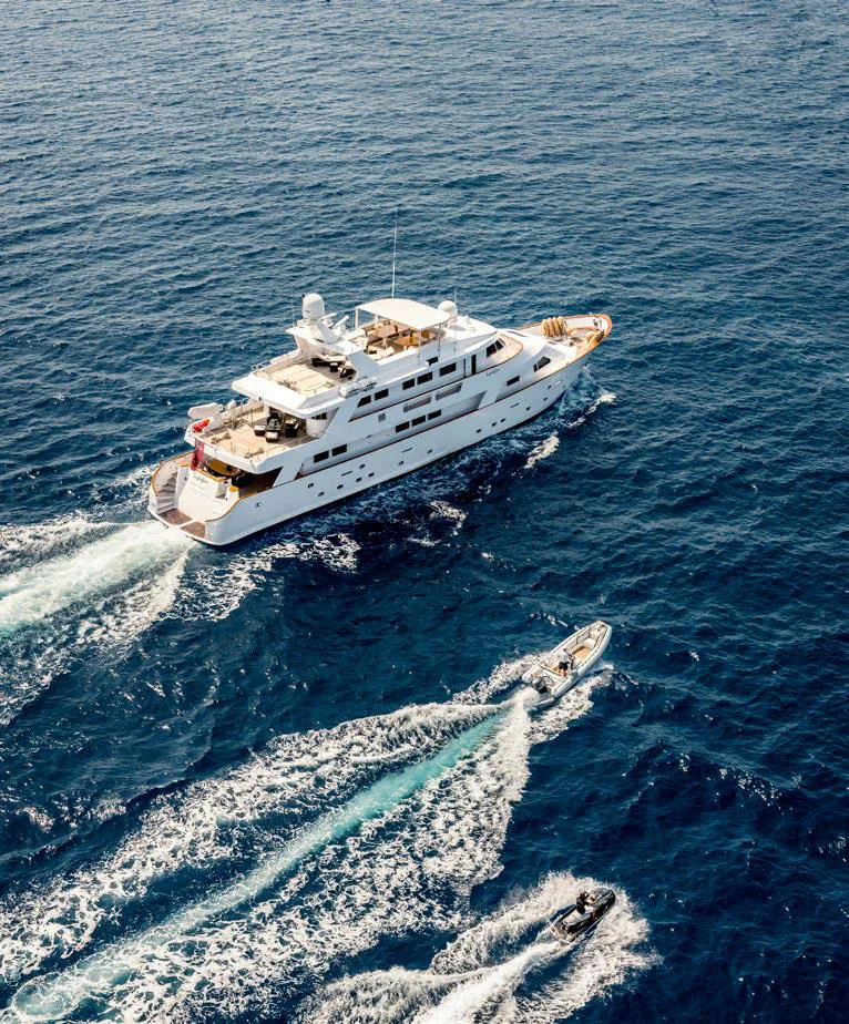 Jojo — photo 6 location yacht Saint-Tropez