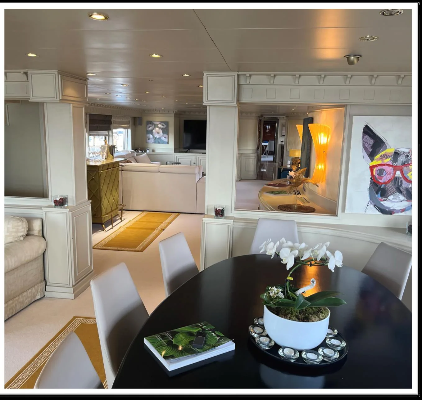 Jojo — photo 9 location yacht Saint-Tropez