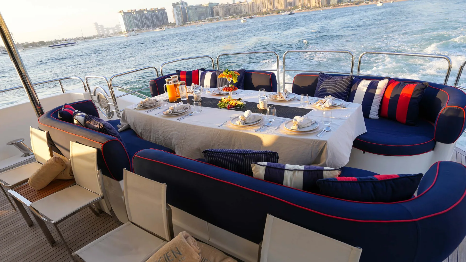 Lucien — photo 8 location yacht Saint-Tropez