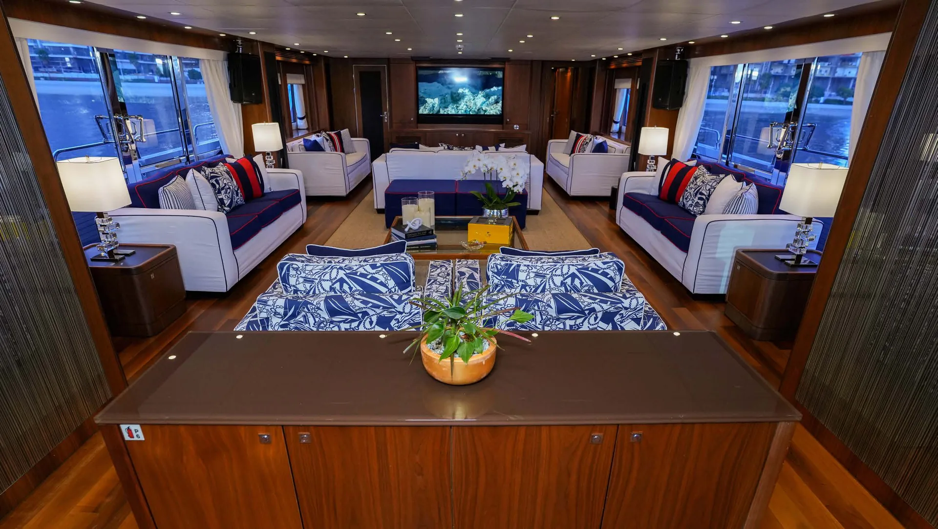 Lucien — photo 9 location yacht Saint-Tropez