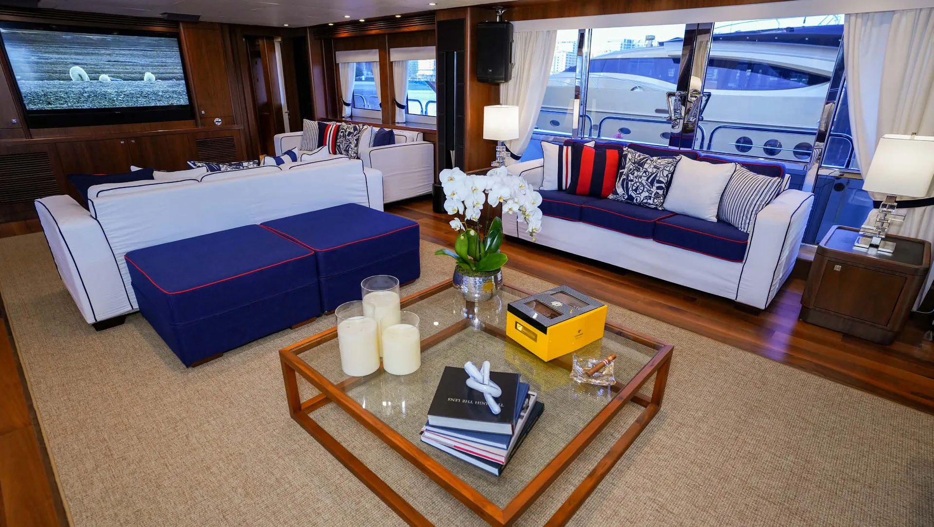 Lucien — photo 11 location yacht Saint-Tropez