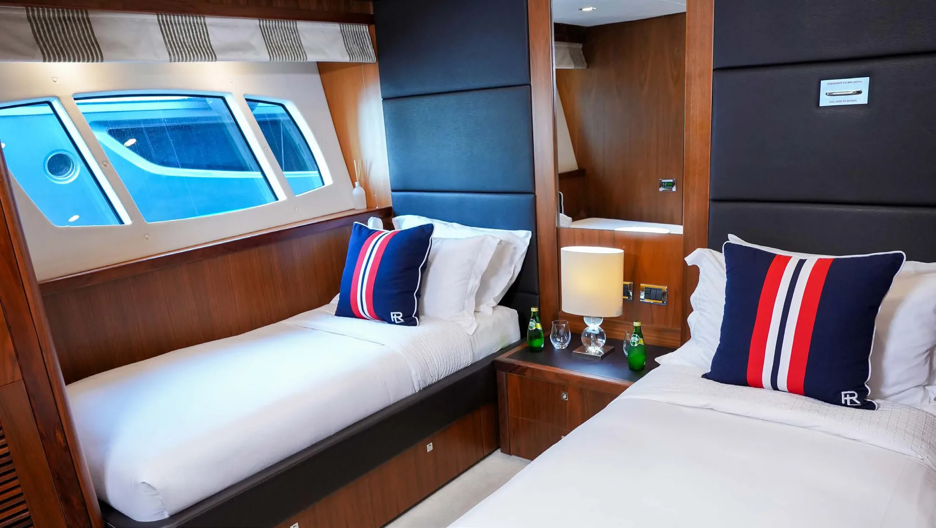 Lucien — photo 32 location yacht Saint-Tropez