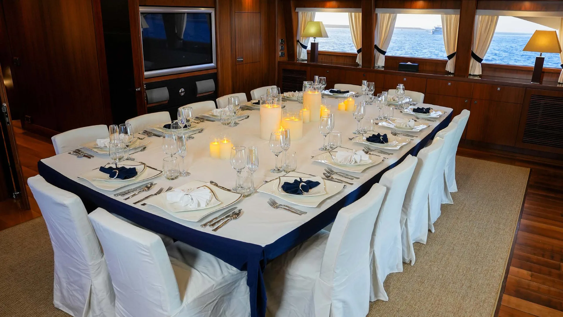 Lucien — photo 35 location yacht Saint-Tropez