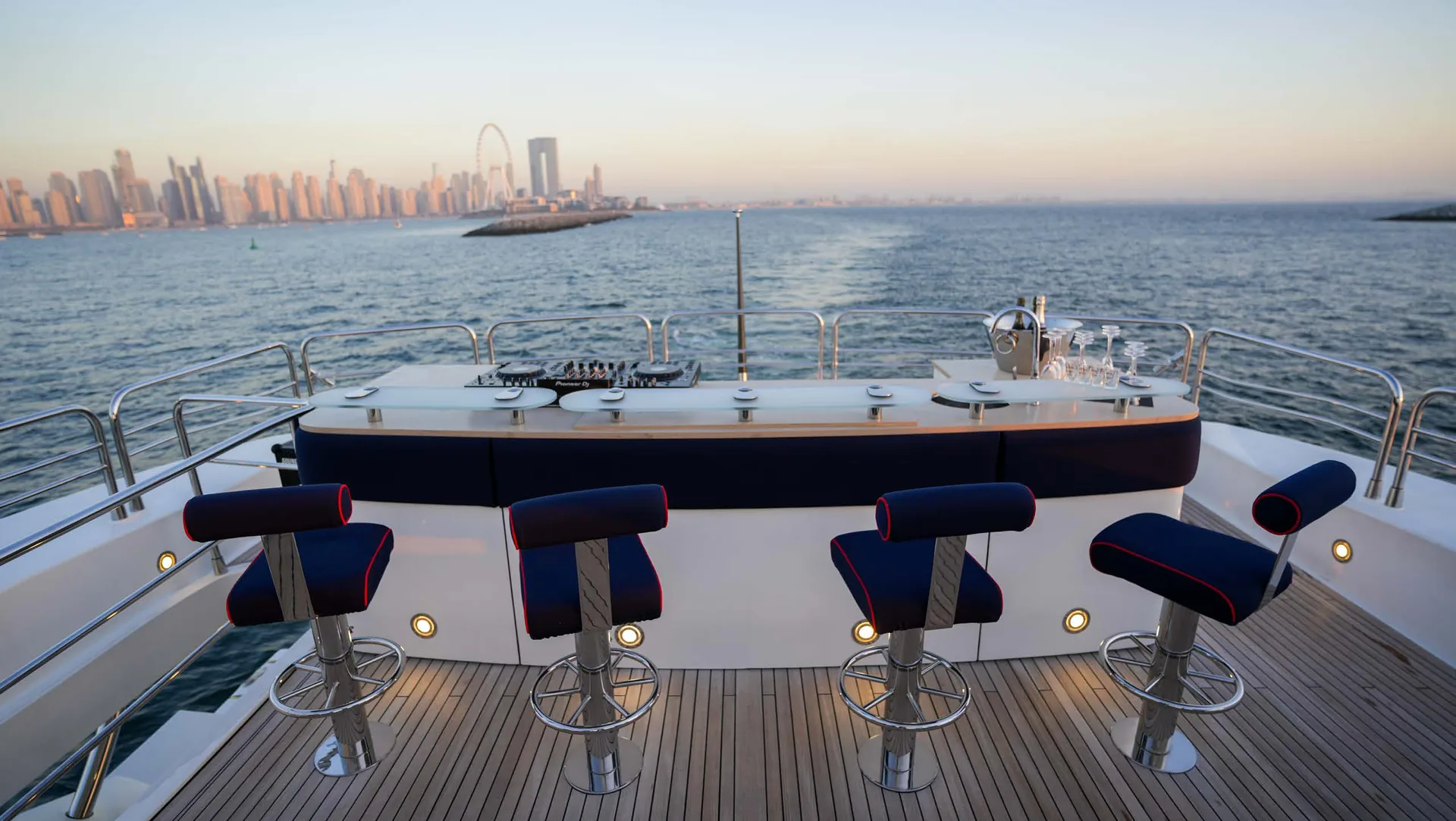 Lucien — photo 40 location yacht Saint-Tropez