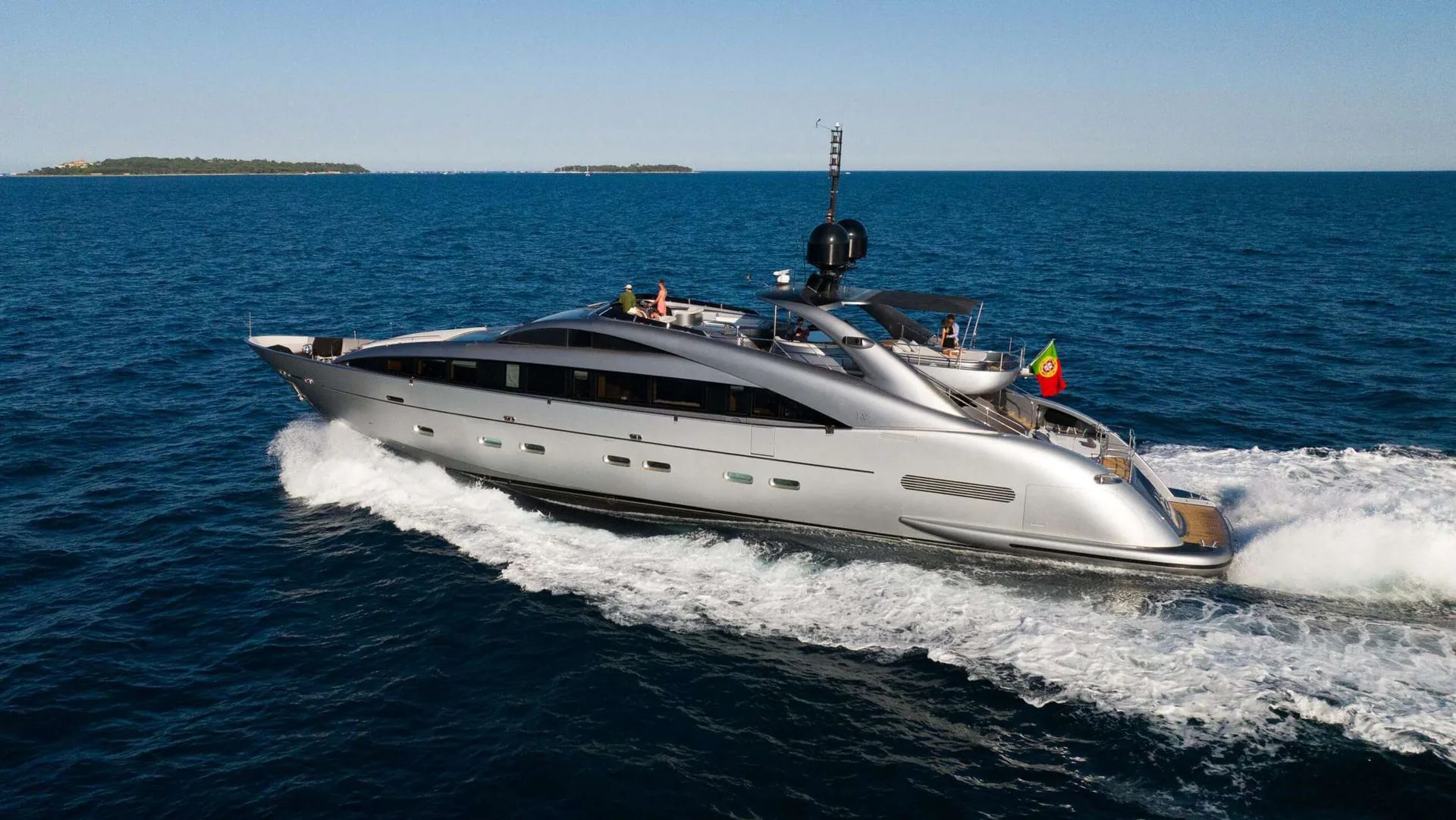 Matsu - photo 3 yacht charter Saint-Tropez