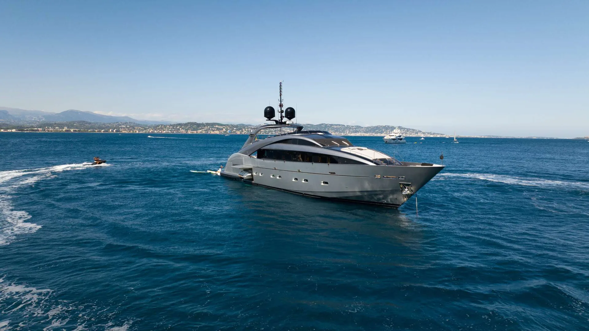 Matsu - photo 5 yacht charter Saint-Tropez