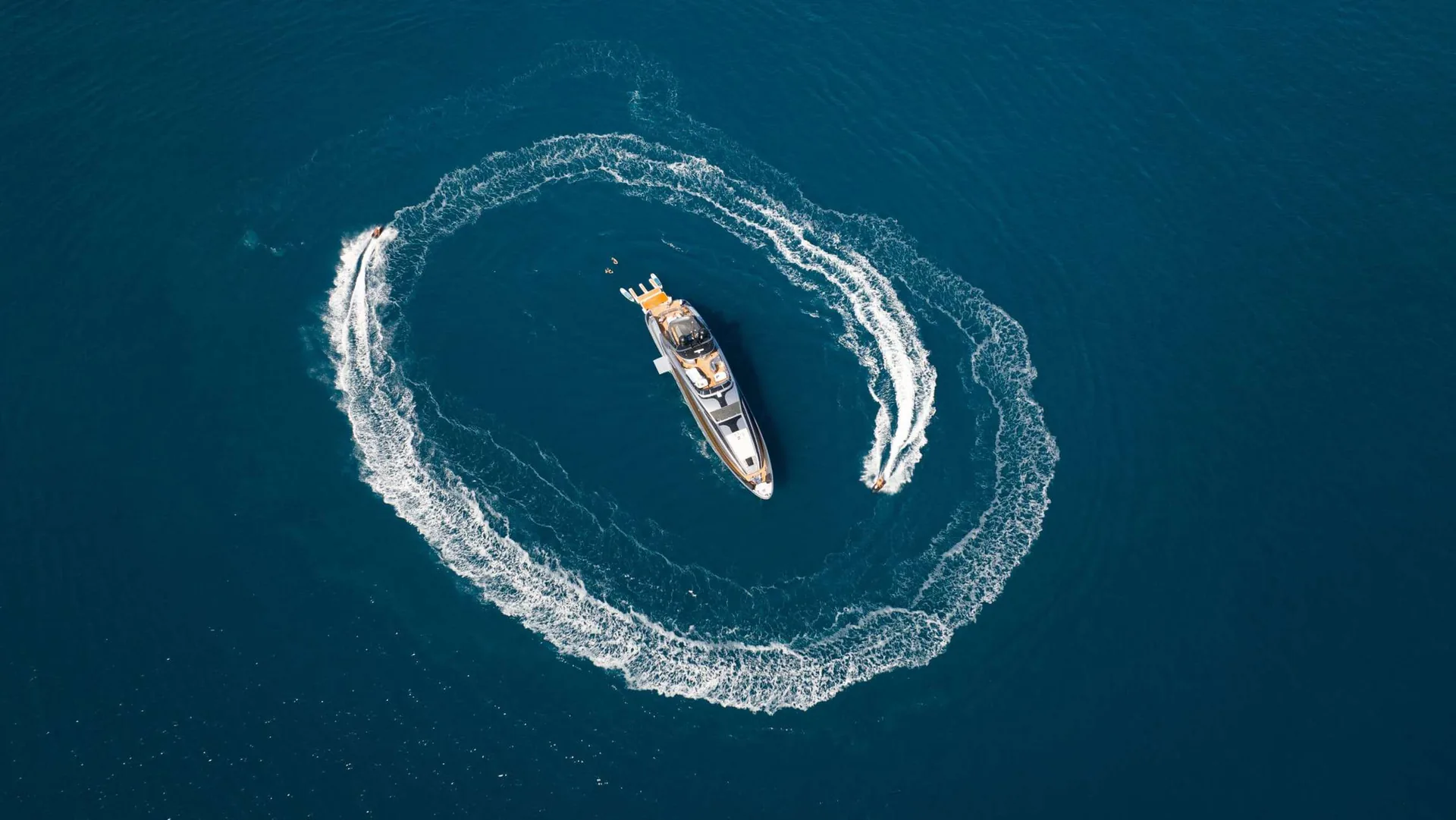 Matsu - photo 6 yacht charter Saint-Tropez