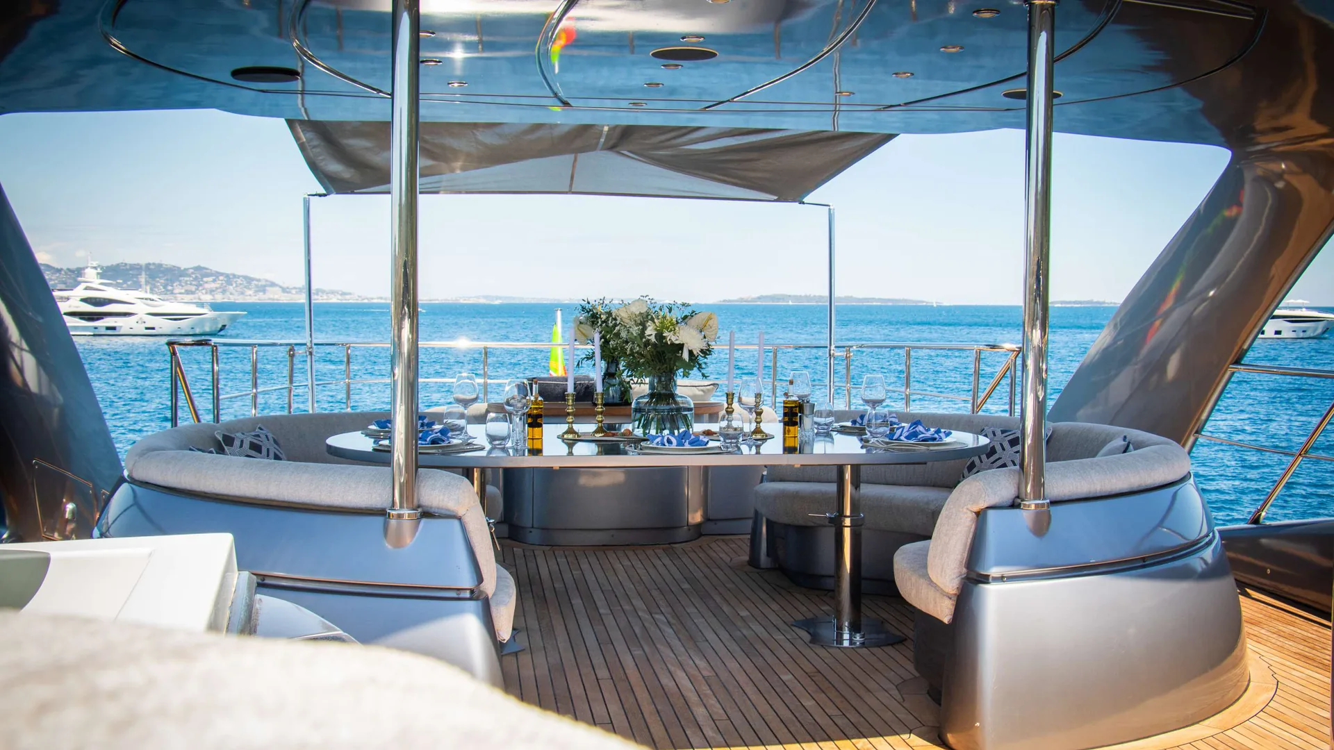 Matsu - photo 12 yacht charter Saint-Tropez