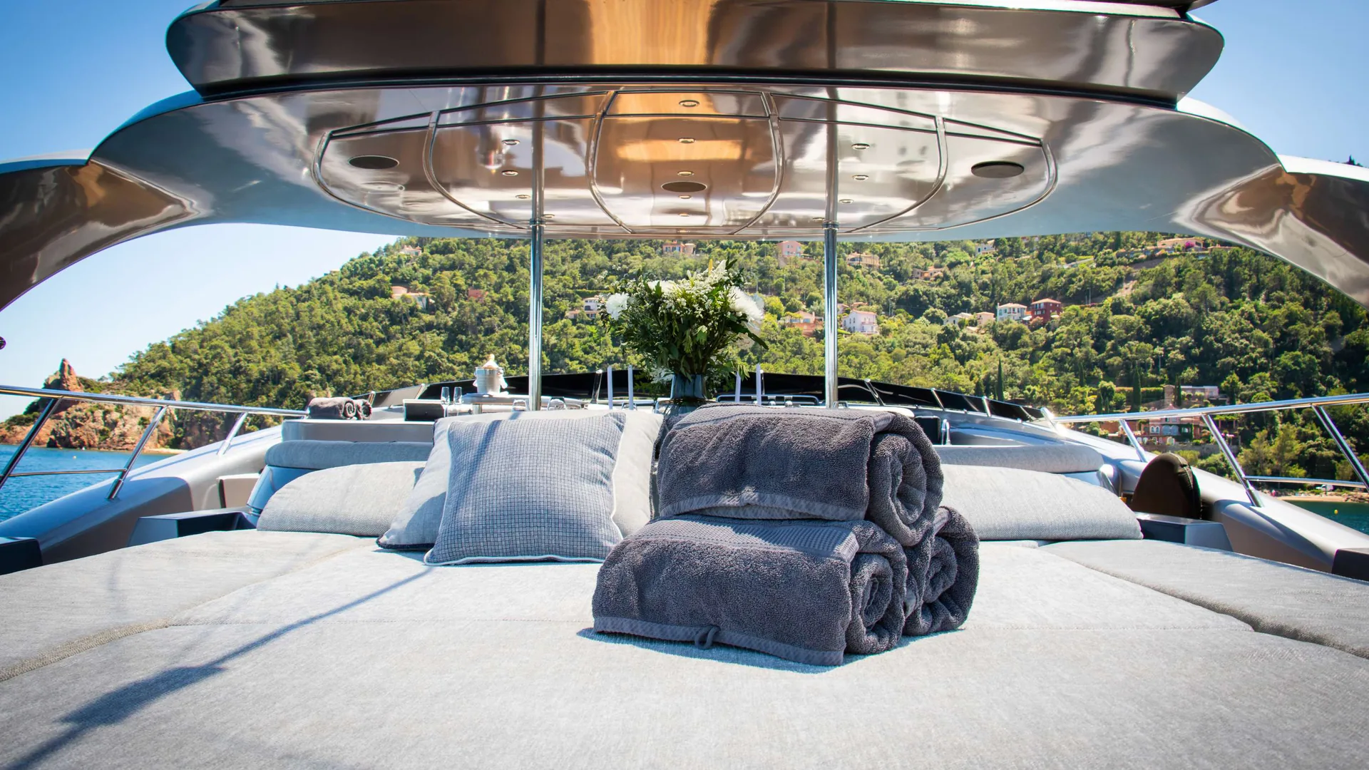 Matsu - photo 14 yacht charter Saint-Tropez