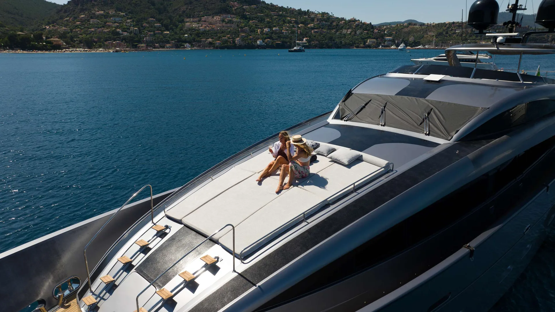 Matsu - photo 15 yacht charter Saint-Tropez