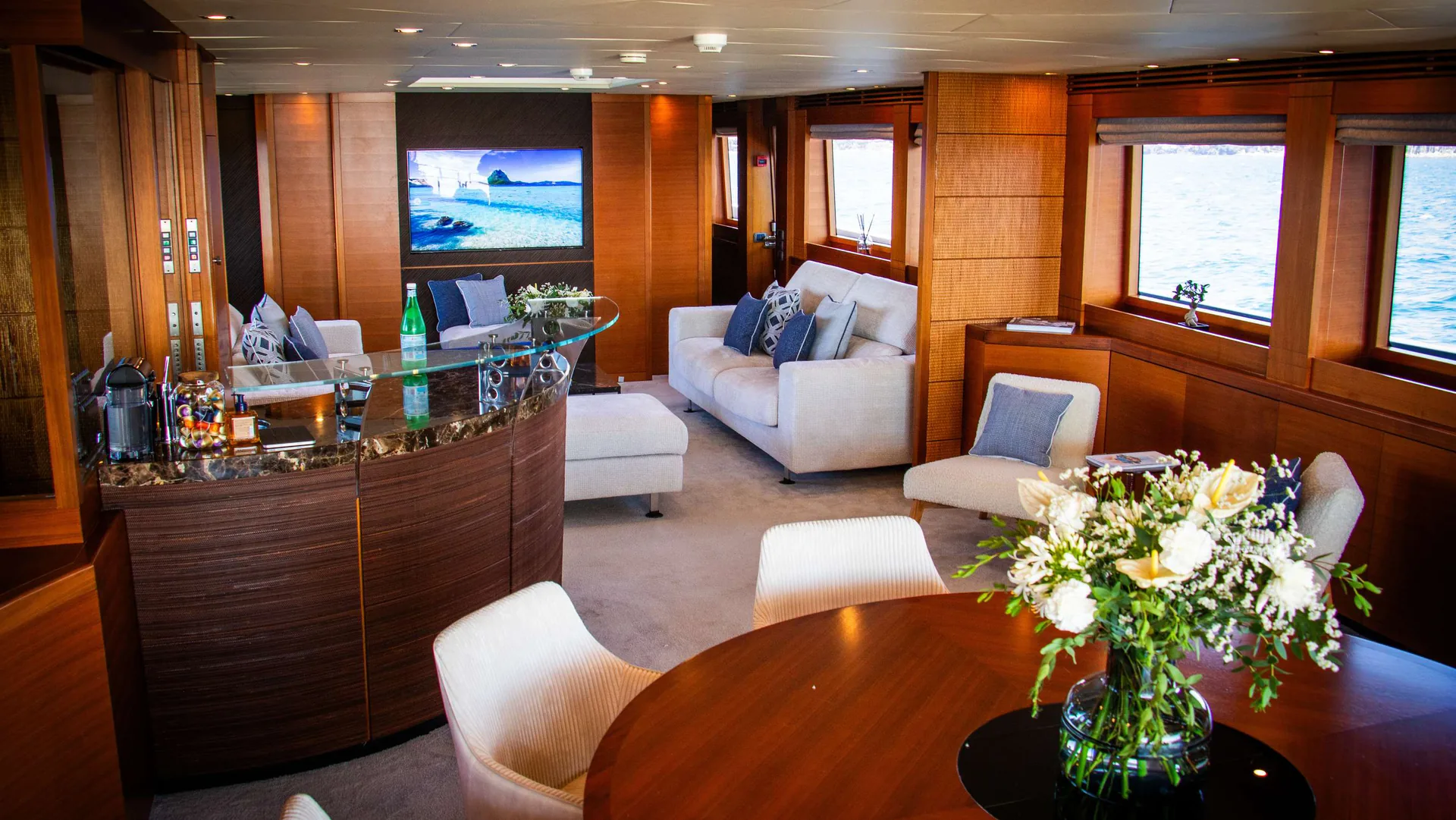 Matsu - photo 17 yacht charter Saint-Tropez