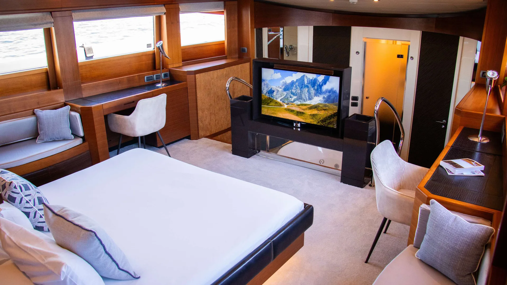 Matsu - photo 20 yacht charter Saint-Tropez