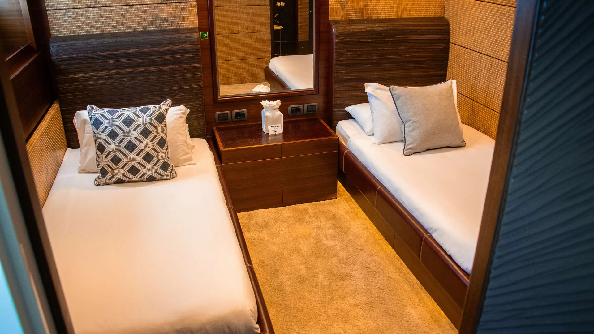 Matsu - photo 23 yacht charter Saint-Tropez