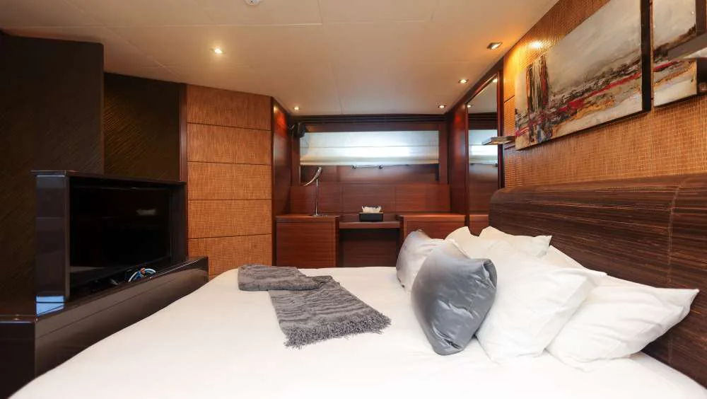 Matsu - photo 24 yacht charter Saint-Tropez