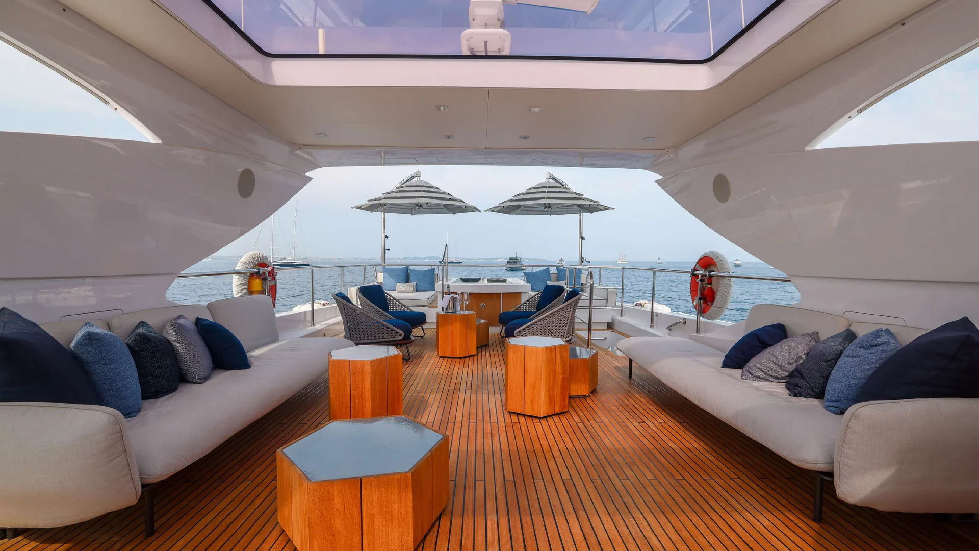 Millesime — photo 12 location yacht Saint-Tropez