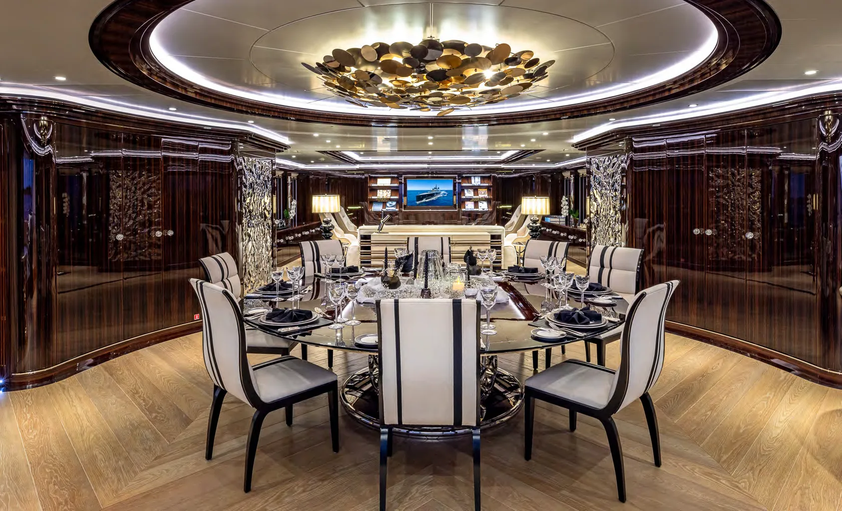 OKTO — photo 4 location yacht Saint-Tropez
