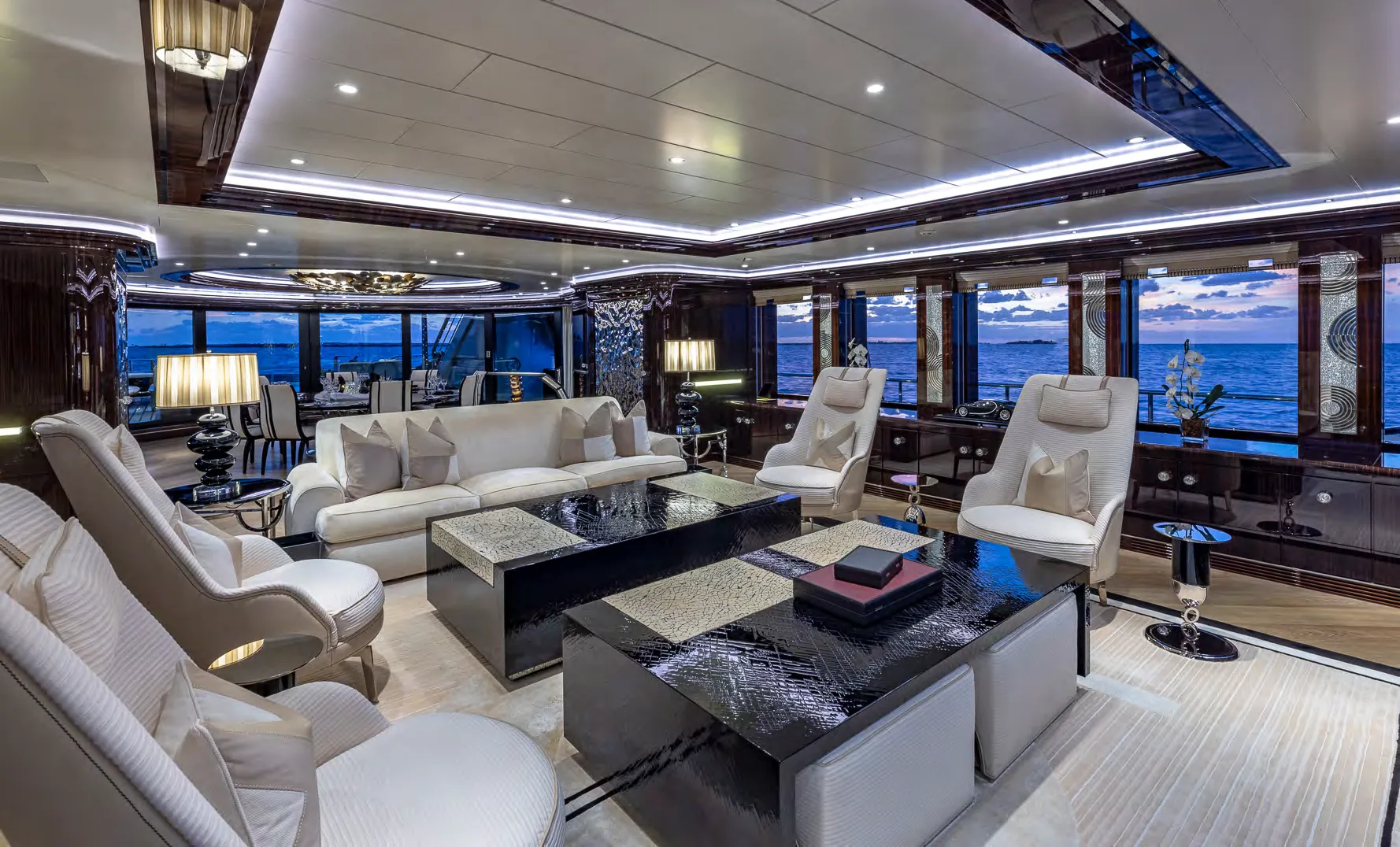 OKTO — photo 6 location yacht Saint-Tropez