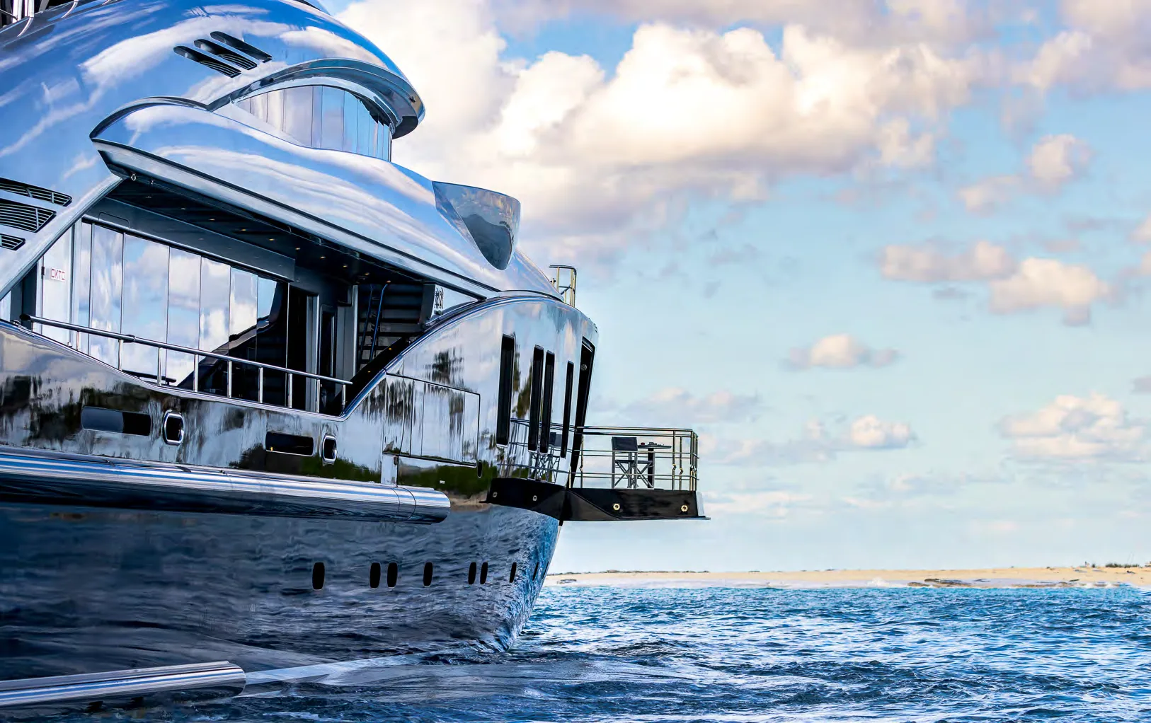 OKTO — photo 9 location yacht Saint-Tropez