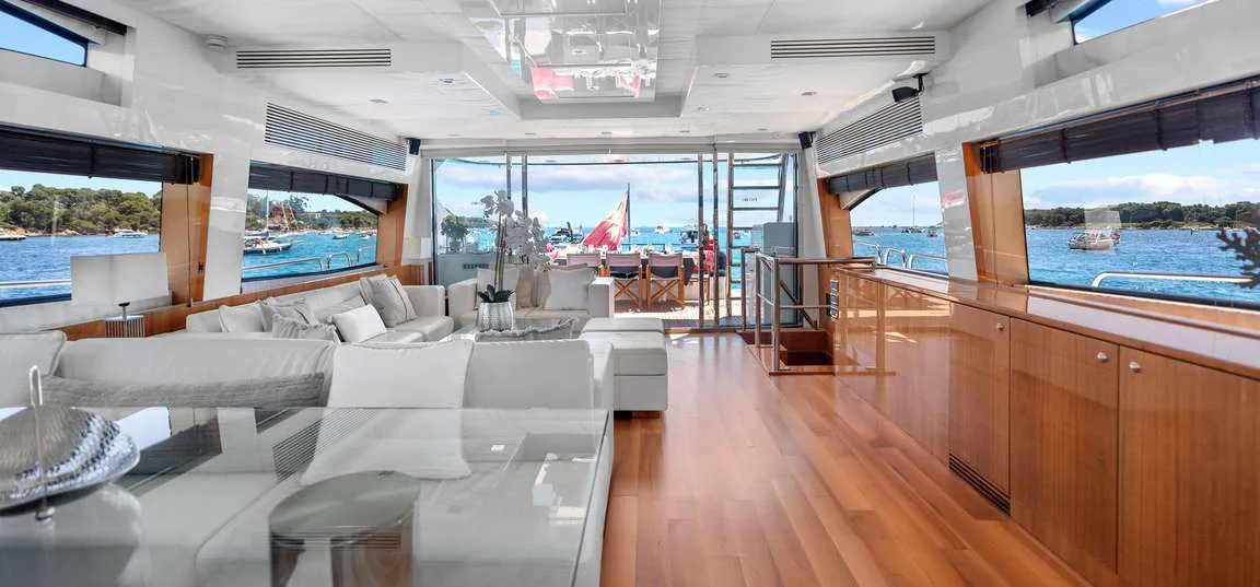 Palumba — photo 6 location yacht Saint-Tropez