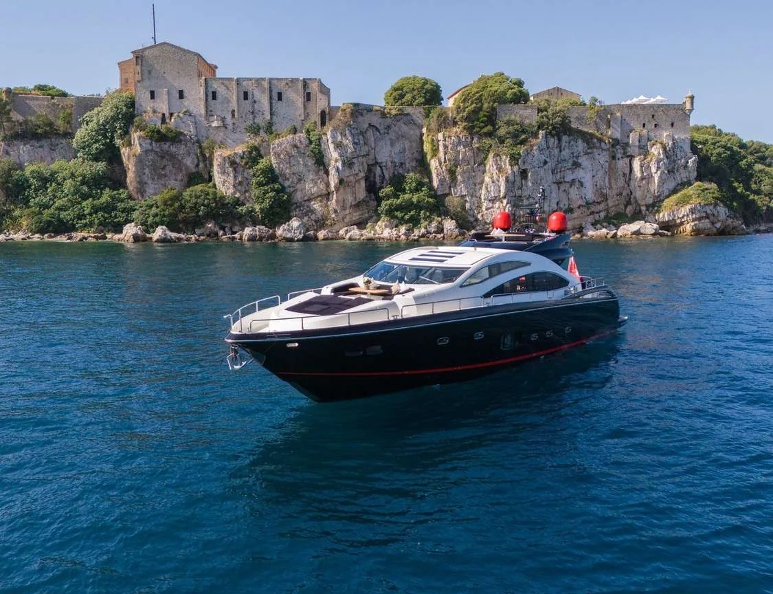 Palumba — photo 7 location yacht Saint-Tropez