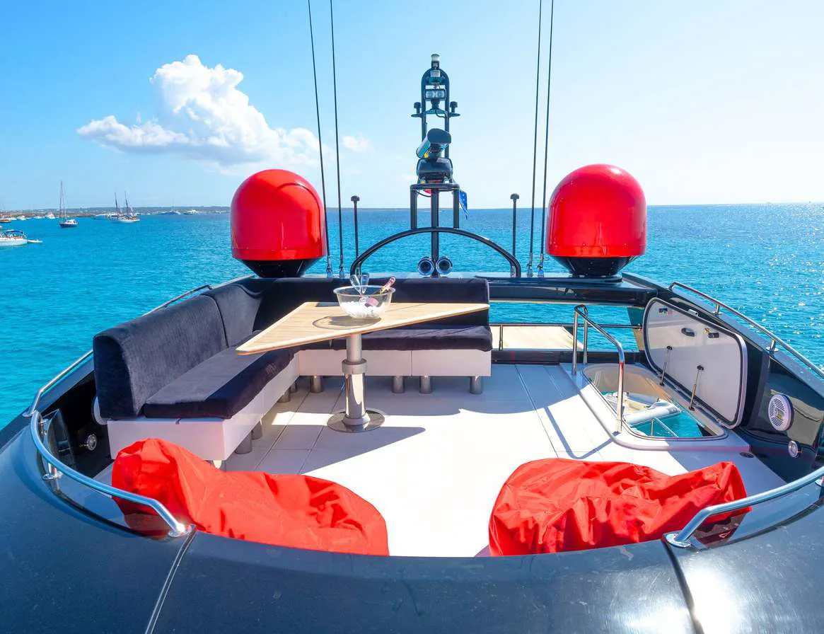 Palumba — photo 13 location yacht Saint-Tropez