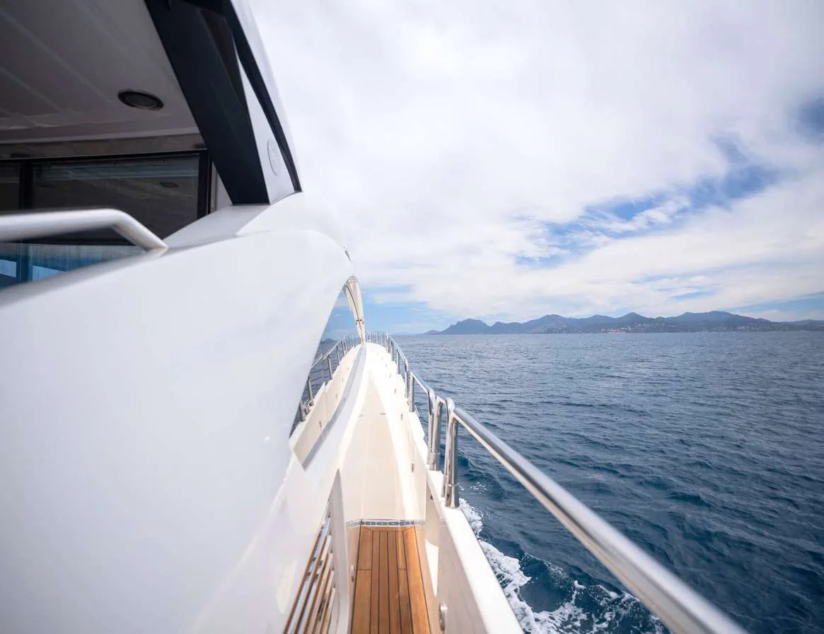 Palumba — photo 15 location yacht Saint-Tropez