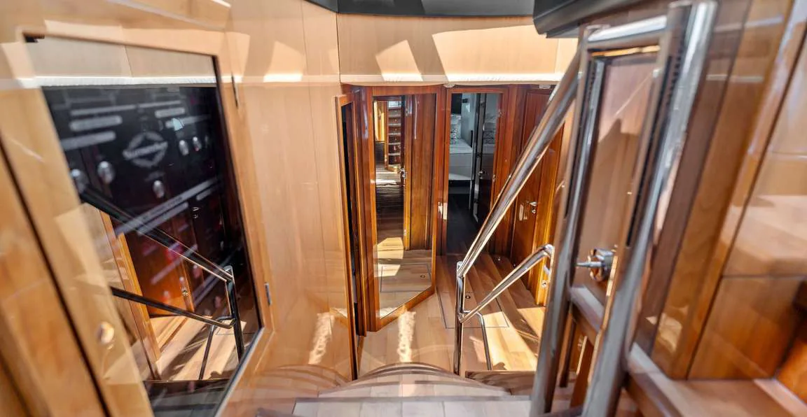 Palumba — photo 21 location yacht Saint-Tropez