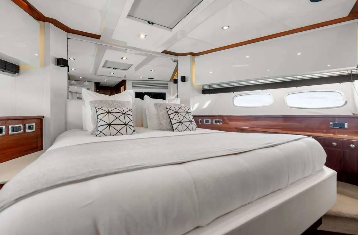 Palumba — photo 29 location yacht Saint-Tropez