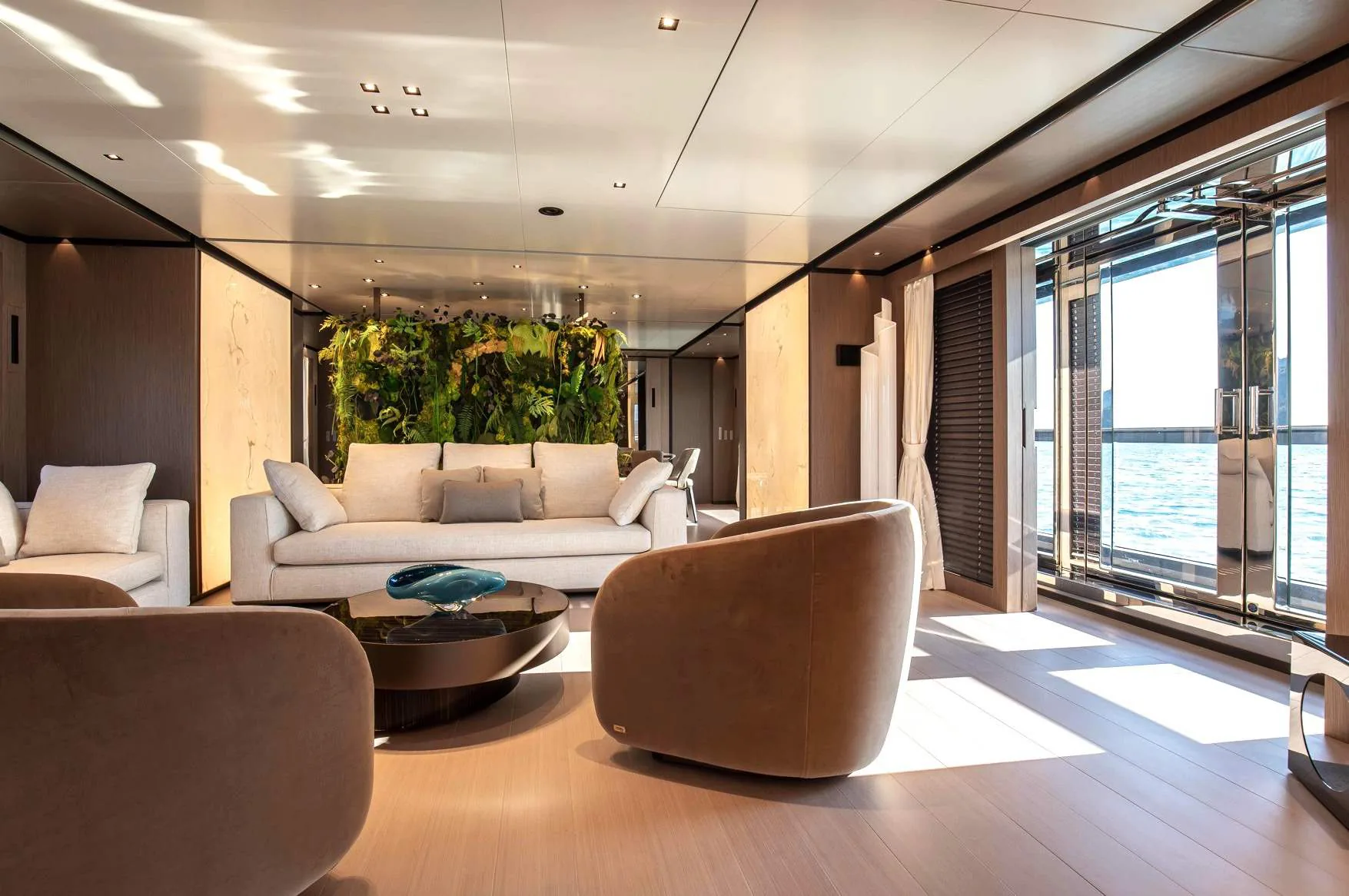 Panam — photo 3 location yacht Saint-Tropez
