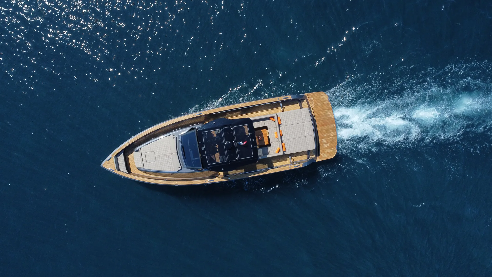Pardo 50 - photo 2 yacht charter Saint-Tropez