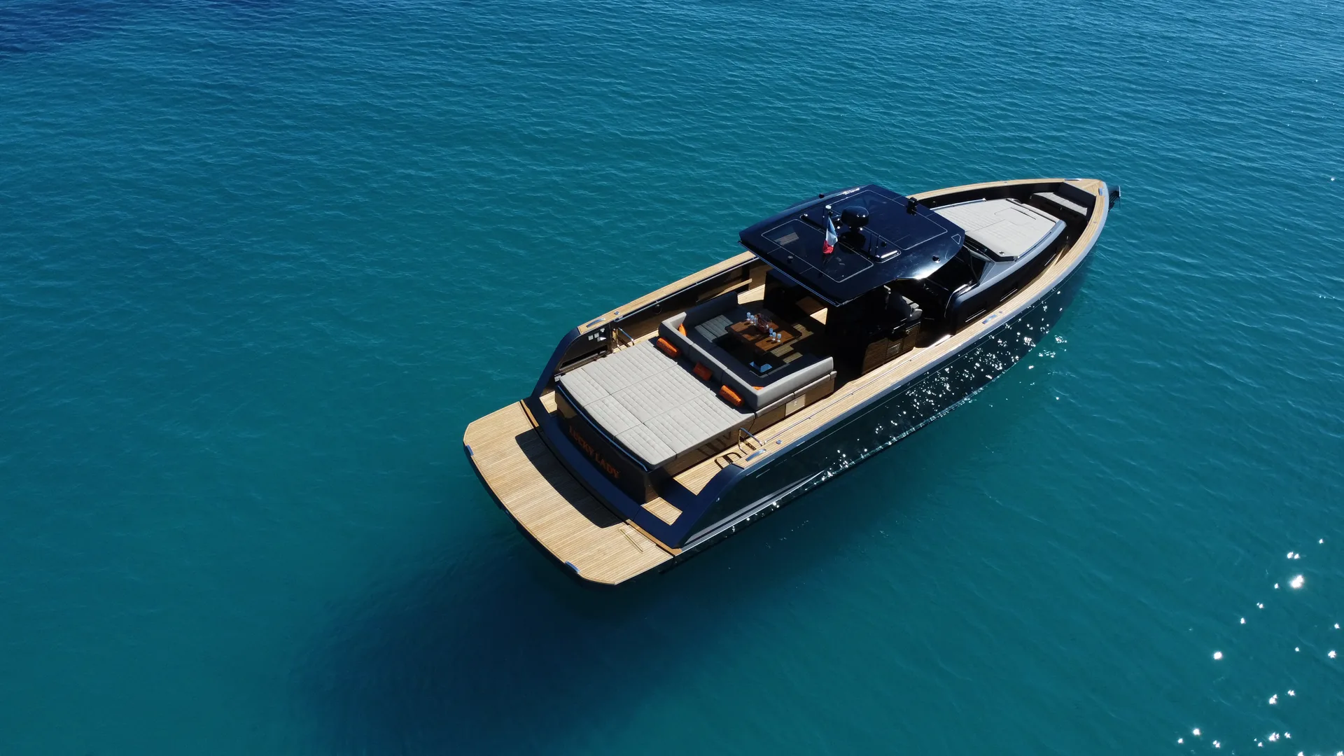 Pardo 50 - photo 3 yacht charter Saint-Tropez
