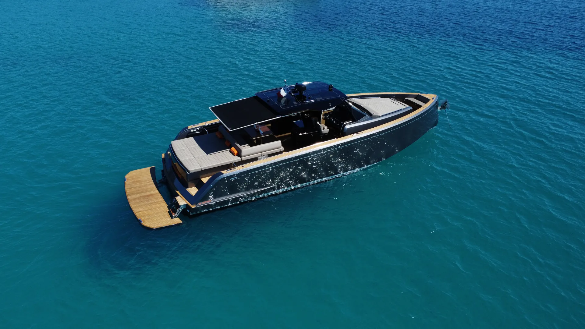 Pardo 50 - photo 5 yacht charter Saint-Tropez