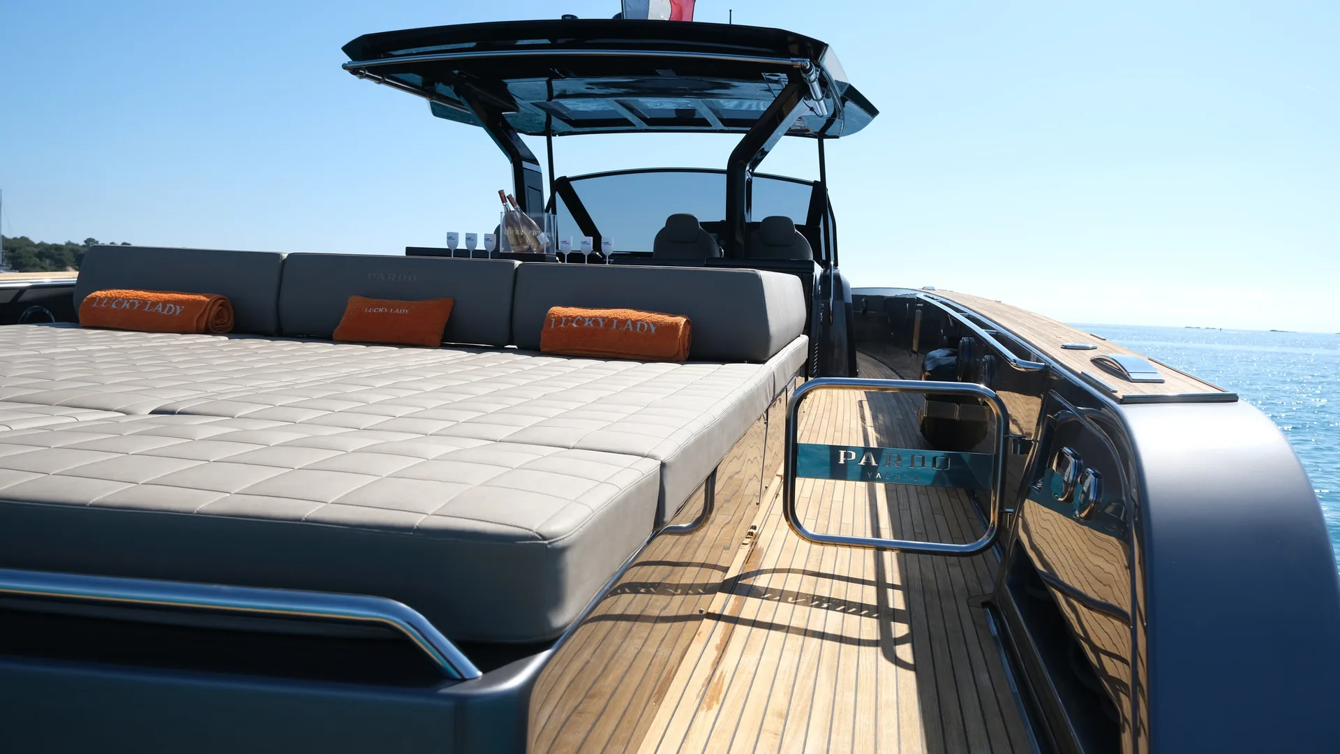 Pardo 50 - photo 11 yacht charter Saint-Tropez