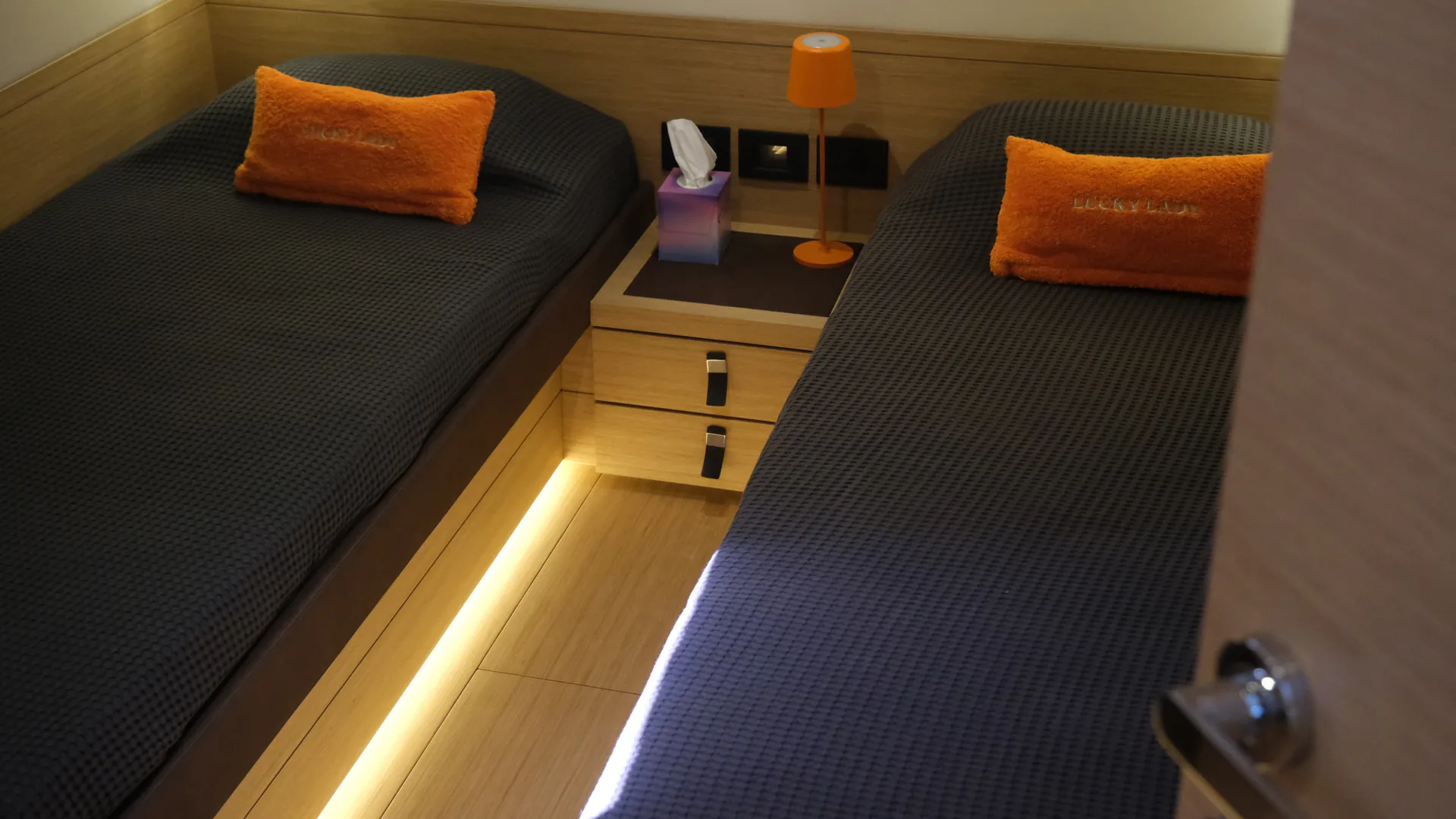 Pardo 50 - photo 18 yacht charter Saint-Tropez
