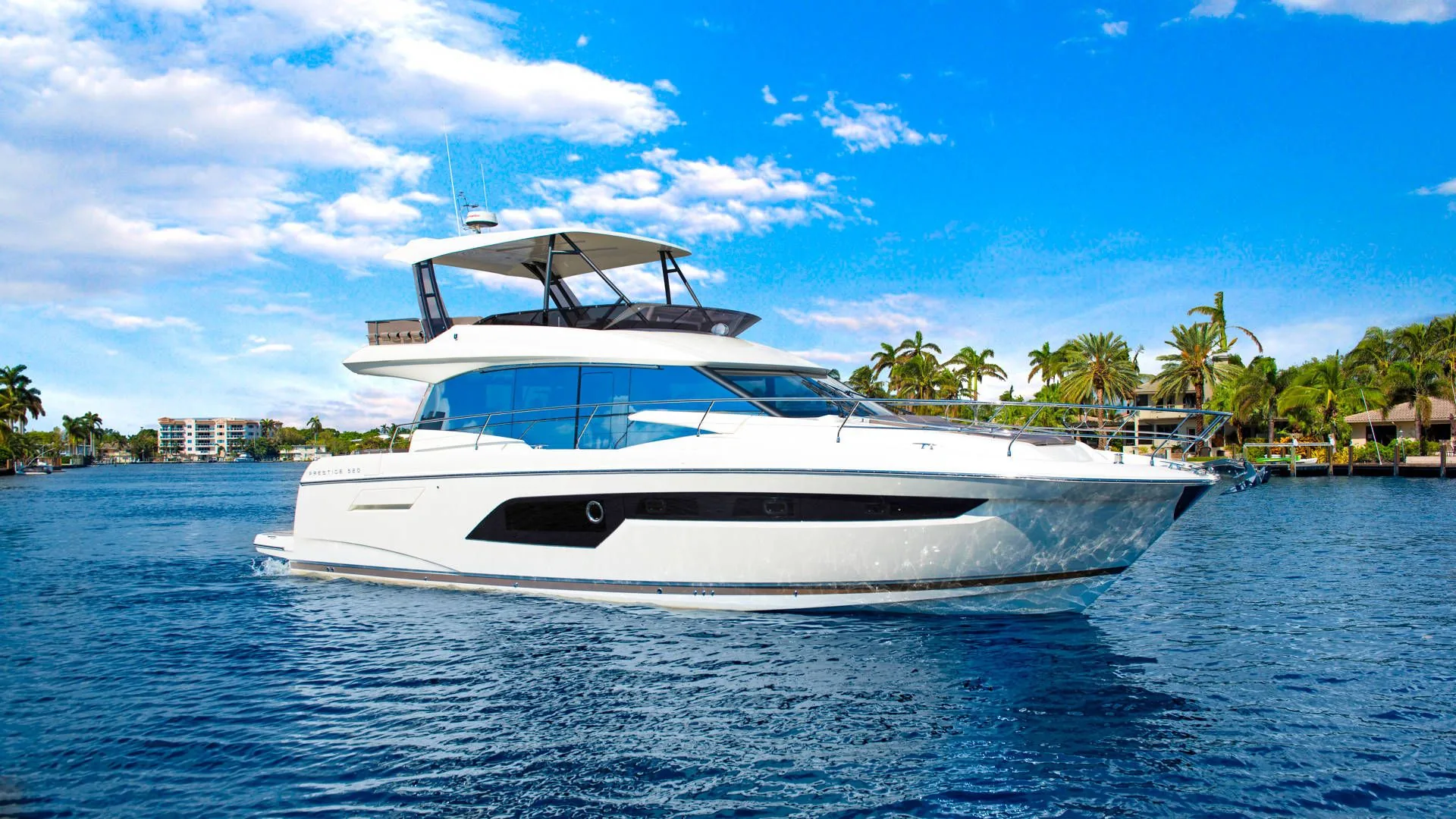Prestige 520 Fly — photo 3 location yacht Saint-Tropez