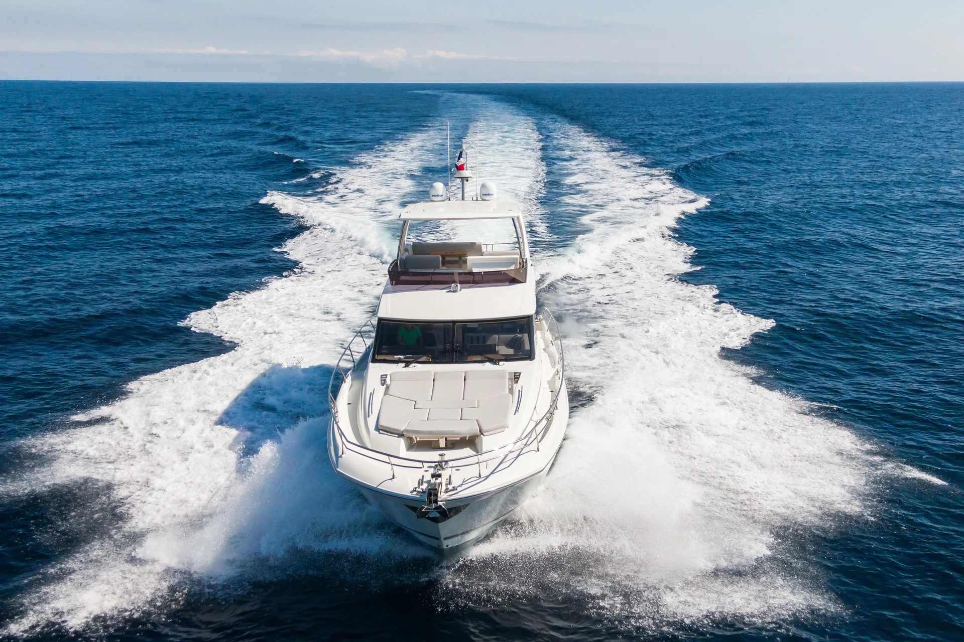 Prestige 590 — photo 3 location yacht Saint-Tropez