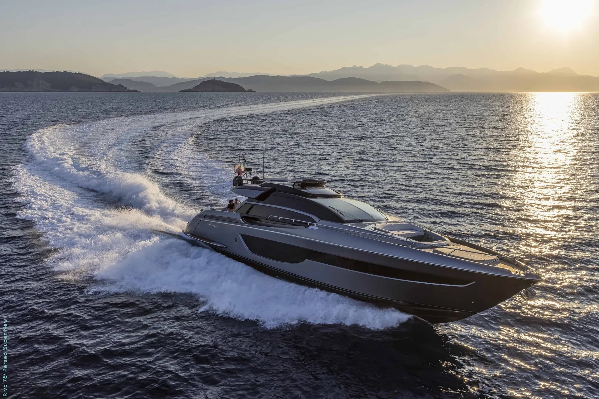Riva 76 — photo 4 location yacht Saint-Tropez